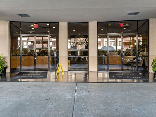 100 S Doheny Drive 705, Los Angeles CA 90048