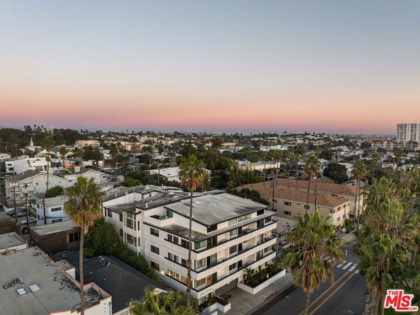 2221 Ocean Avenue 101, Santa Monica CA 90405