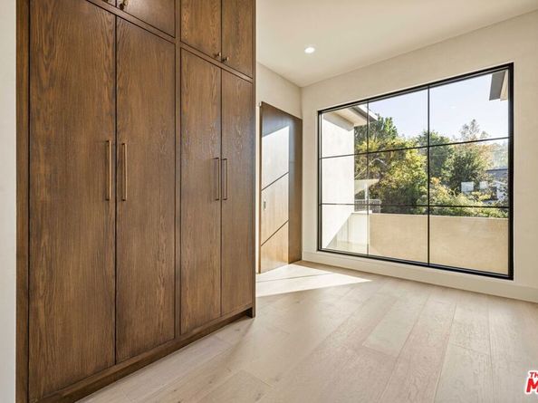 14273 Greenleaf Street, Sherman Oaks CA 91423