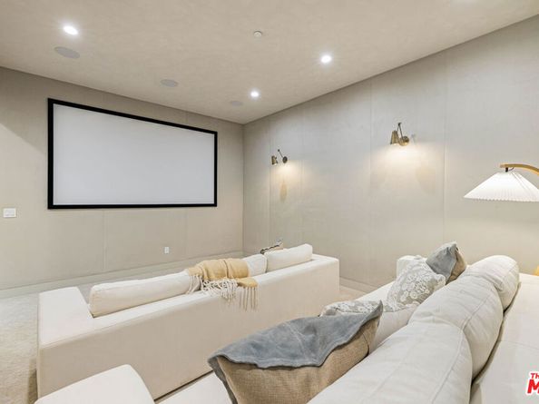 14273 Greenleaf Street, Sherman Oaks CA 91423