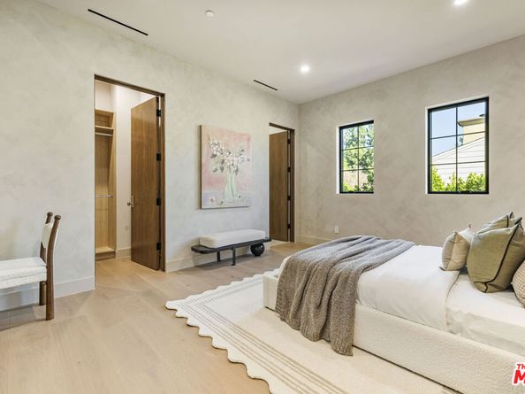 14273 Greenleaf Street, Sherman Oaks CA 91423