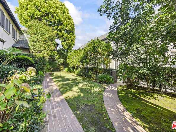 7915 Norton Avenue 1/8, West Hollywood CA 90046