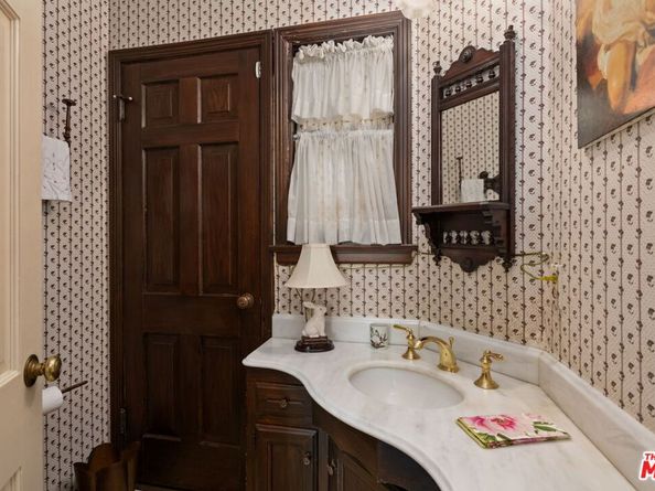 11324 Sunset Boulevard, Los Angeles CA 90049