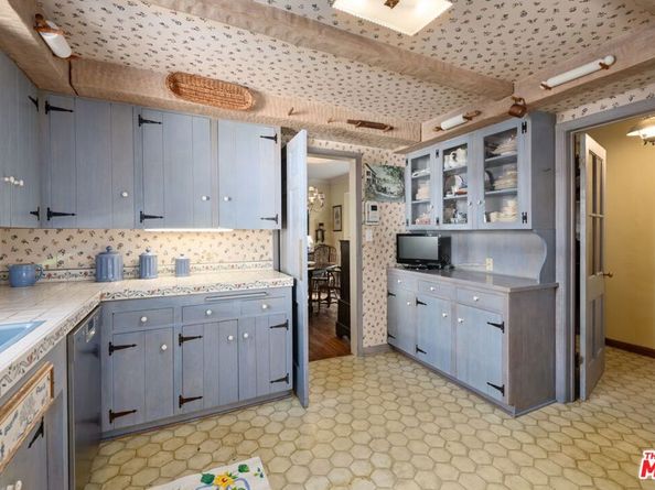 11324 Sunset Boulevard, Los Angeles CA 90049