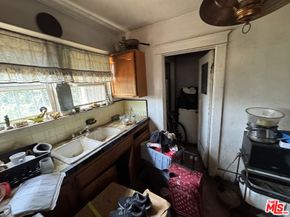 620 W 42nd Place, Los Angeles CA 90037