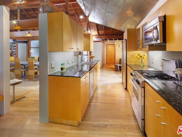 10335 Oletha Lane, Los Angeles CA 90077