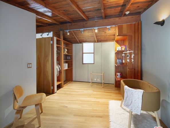 10335 Oletha Lane, Los Angeles CA 90077