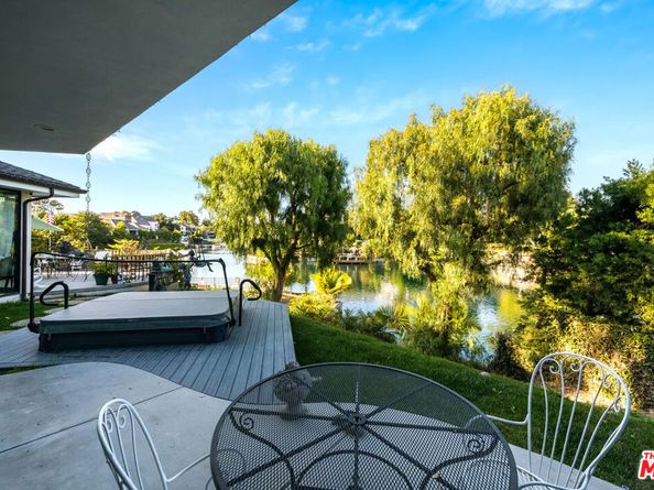 10061 Valley Spring Lane, Toluca Lake CA 91602