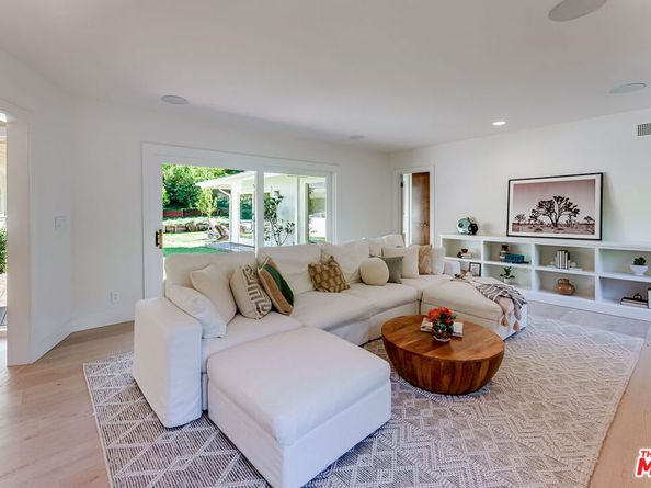 3600 Loadstone Drive, Sherman Oaks CA 91403