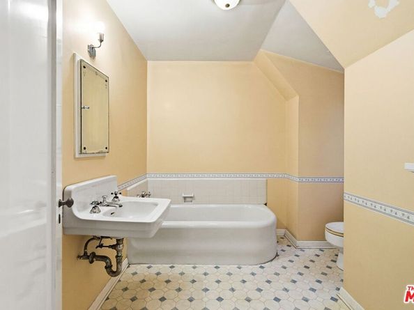 1660 La Vista Place, Pasadena CA 91103