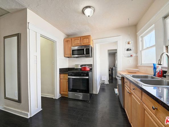 2627 S Cloverdale Avenue, Los Angeles CA 90016