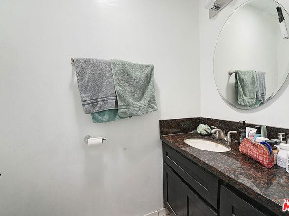 2627 S Cloverdale Avenue, Los Angeles CA 90016