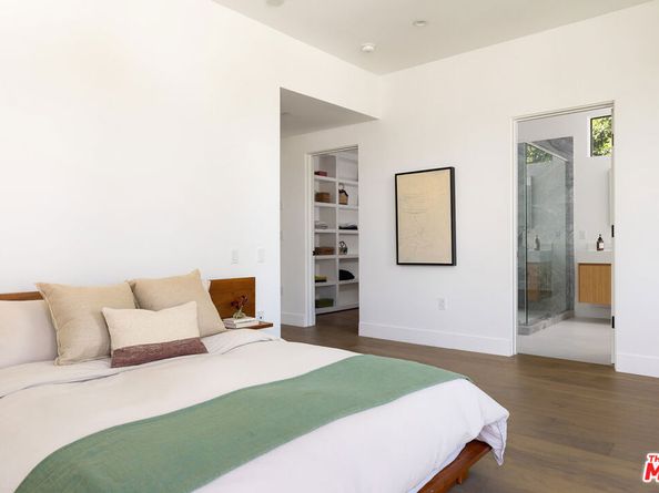 1927 18th Street C, Santa Monica CA 90404