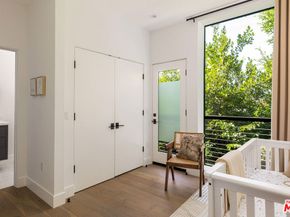 1927 18th Street C, Santa Monica CA 90404