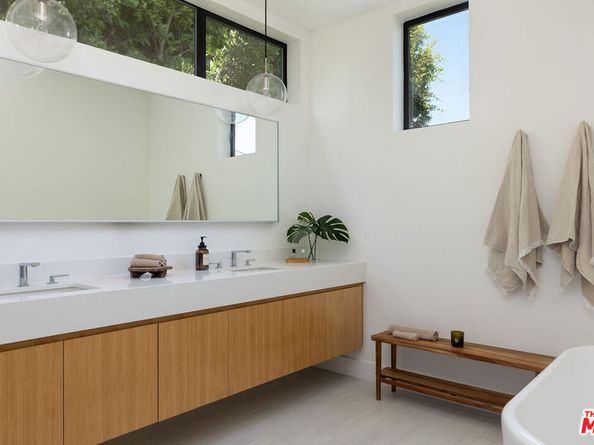 1927 18th Street C, Santa Monica CA 90404