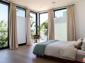 1927 18th Street C, Santa Monica CA 90404