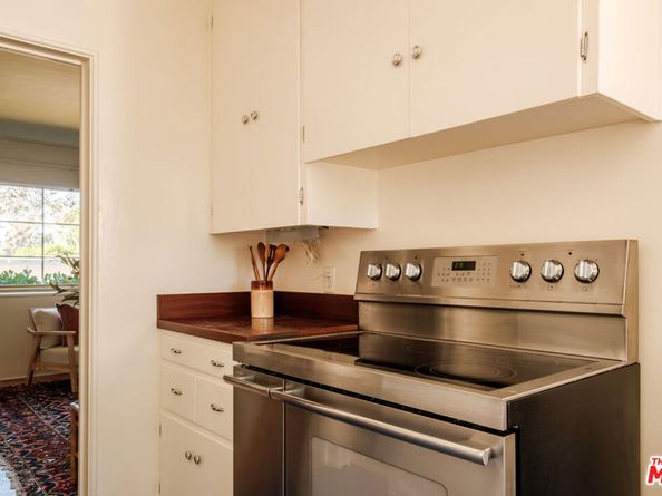 5273 Village, Los Angeles CA 90016