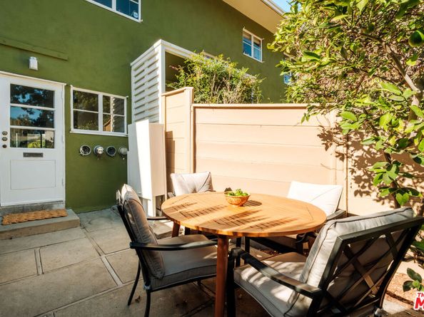 5273 Village, Los Angeles CA 90016