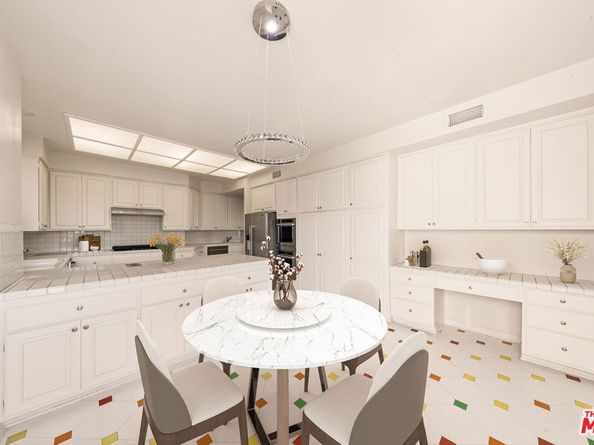 1220 Roxbury Drive 302, Los Angeles CA 90035