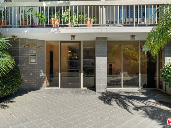 1220 Roxbury Drive 302, Los Angeles CA 90035