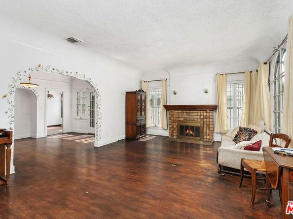 5021 Elmwood Avenue, Los Angeles CA 90004