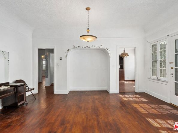 5021 Elmwood Avenue, Los Angeles CA 90004