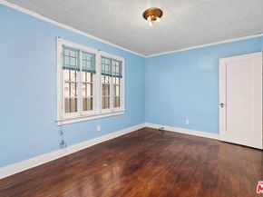 5021 Elmwood Avenue, Los Angeles CA 90004