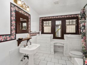 5021 Elmwood Avenue, Los Angeles CA 90004