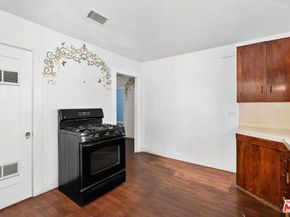 5021 Elmwood Avenue, Los Angeles CA 90004