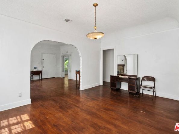 5021 Elmwood Avenue, Los Angeles CA 90004