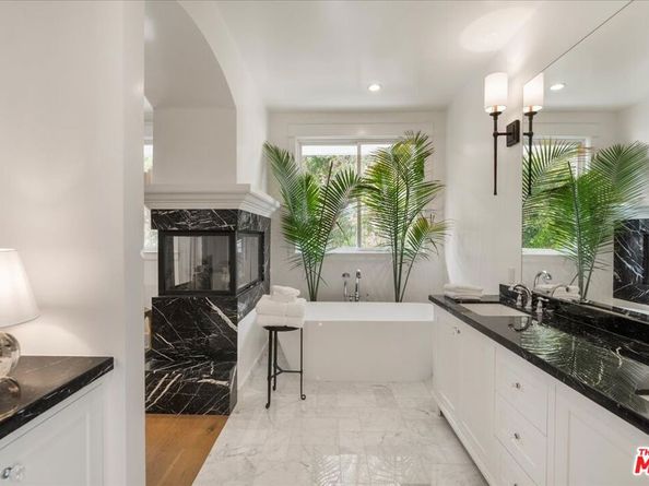 1664 Amherst Avenue, Los Angeles CA 90025