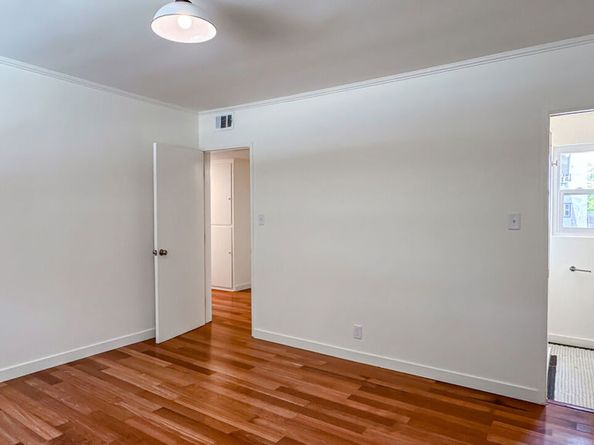 1241 N Fairfax Avenue, West Hollywood CA 90046