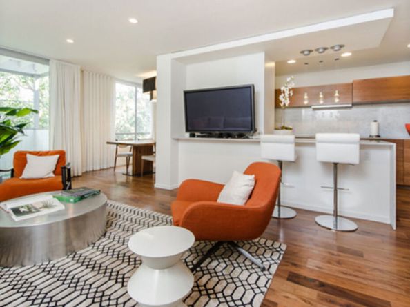 406 N Oakhurst Drive 204, Beverly Hills CA 90210