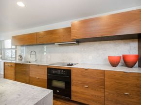 406 N Oakhurst Drive 204, Beverly Hills CA 90210