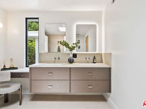 2380 Venus Drive, Los Angeles CA 90046