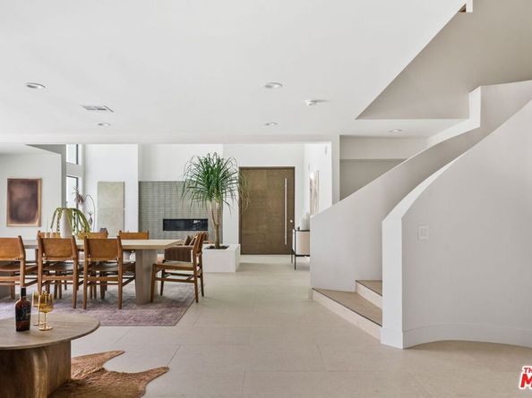 2380 Venus Drive, Los Angeles CA 90046