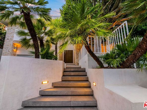 2380 Venus Drive, Los Angeles CA 90046