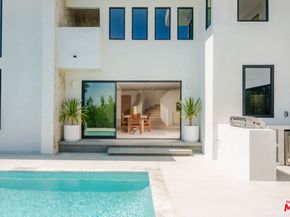 2380 Venus Drive, Los Angeles CA 90046