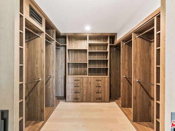 2380 Venus Drive, Los Angeles CA 90046