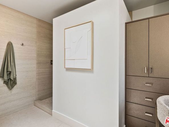 2380 Venus Drive, Los Angeles CA 90046