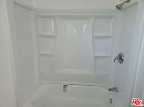 3305 W 21st Street 6, Los Angeles CA 90018