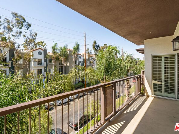 7100 Alvern Street 404, Los Angeles CA 90045