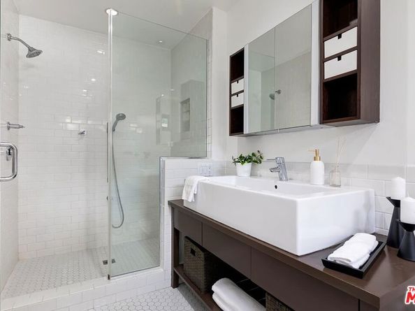 8616 Sherwood Drive, West Hollywood CA 90069