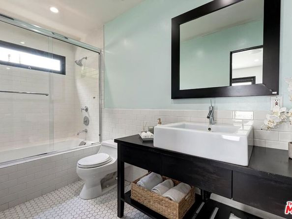 8616 Sherwood Drive, West Hollywood CA 90069