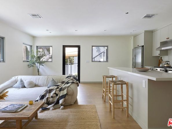 9843 Yoakum Drive, Beverly Hills CA 90210