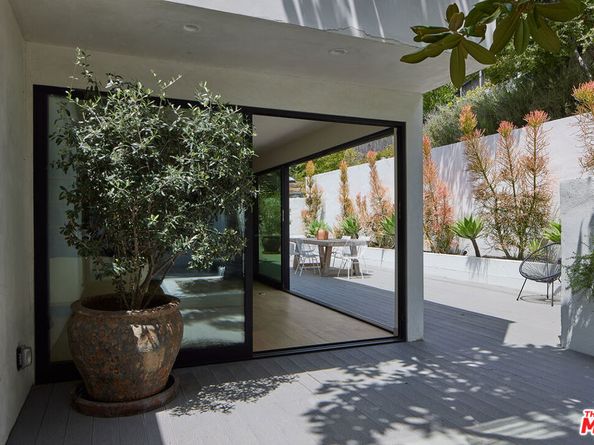 9843 Yoakum Drive, Beverly Hills CA 90210