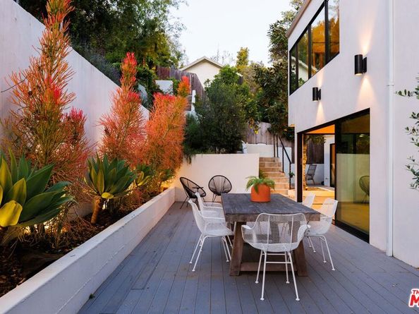 9843 Yoakum Drive, Beverly Hills CA 90210