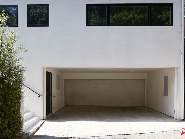 9843 Yoakum Drive, Beverly Hills CA 90210