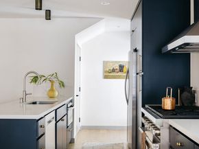 9843 Yoakum Drive, Beverly Hills CA 90210