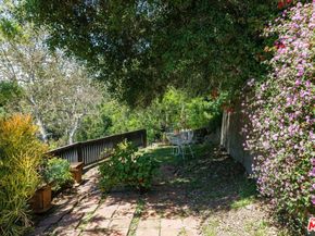 9843 Yoakum Drive, Beverly Hills CA 90210